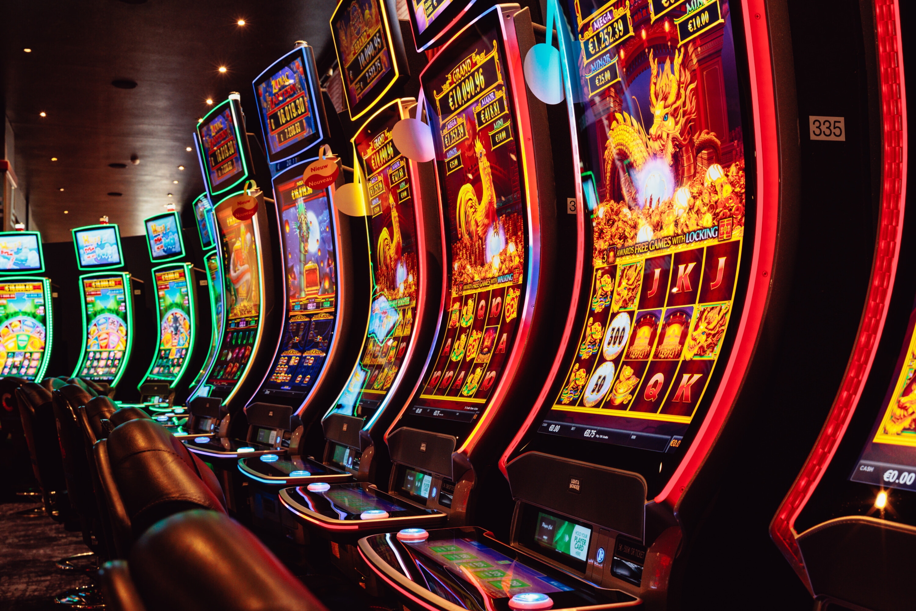 BLANCAS 2025 Slots 8061 WEB